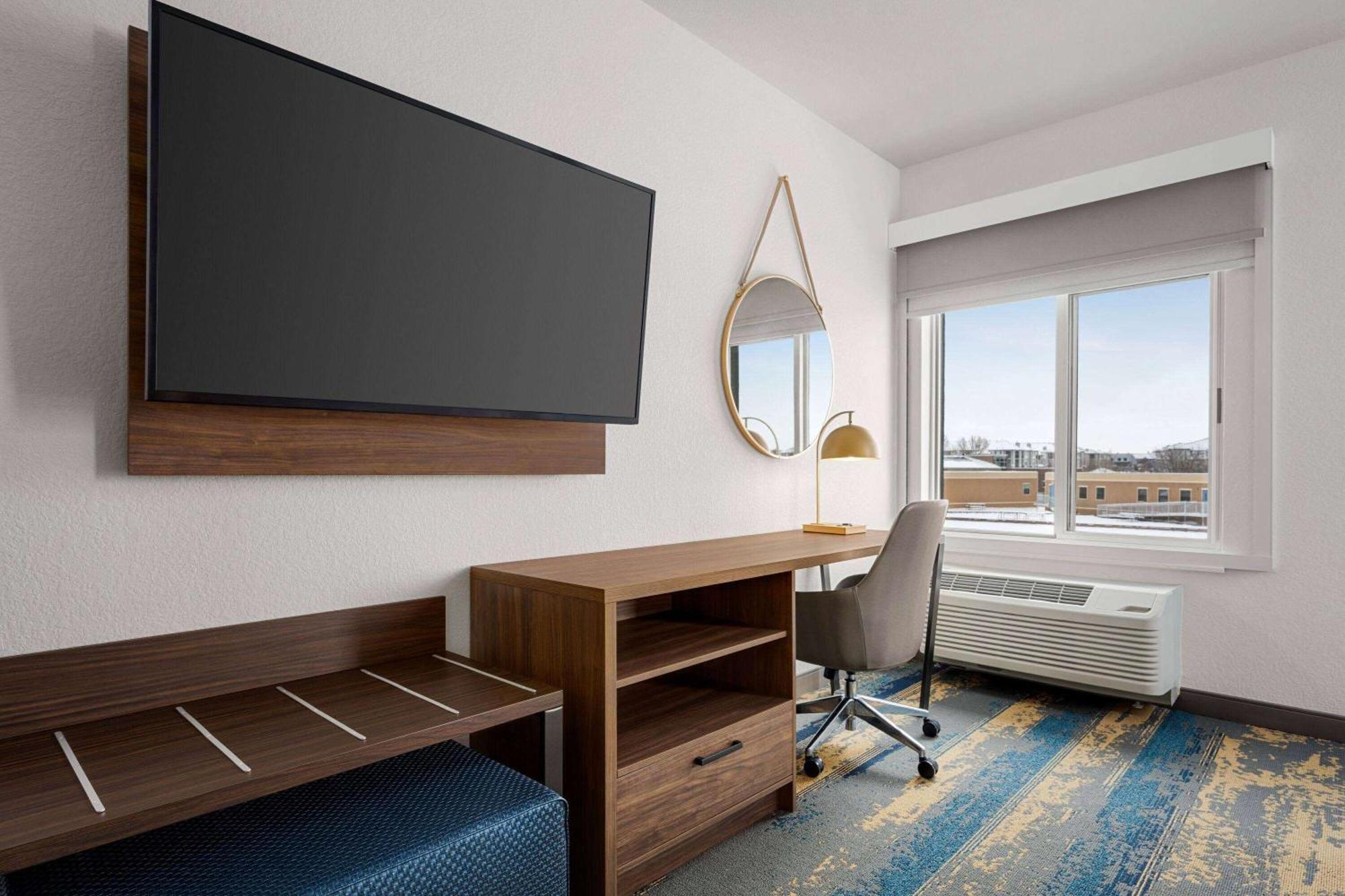 La Quinta Inn & Suites By Wyndham Denver Parker Bagian luar foto